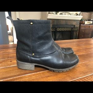 Black Clarks leather boots,  Size 8.5, booties with zipper